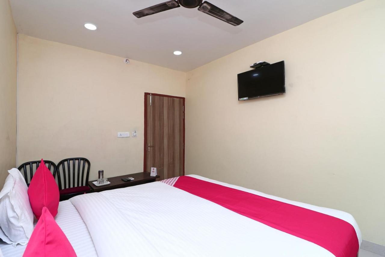 Oyo 15355 Govind Guest House Gorakhpur Kültér fotó